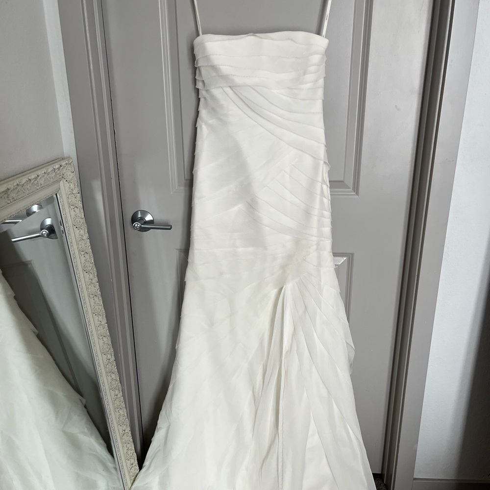 WHITE by Vera Wang Ivory Strapless Gown
